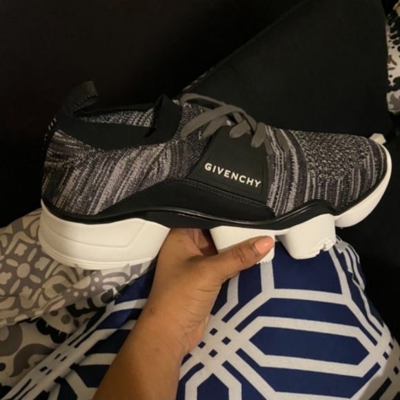 Givenchy Sneaker - Picture 4 of 4